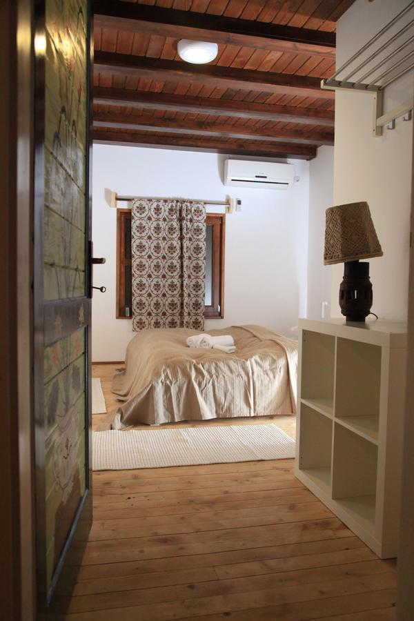 Old Fane'S Lodge Marasu Habitación foto